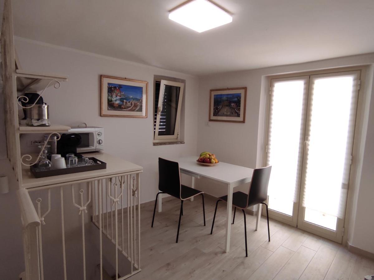 Taormina House Apartment ภายนอก รูปภาพ
